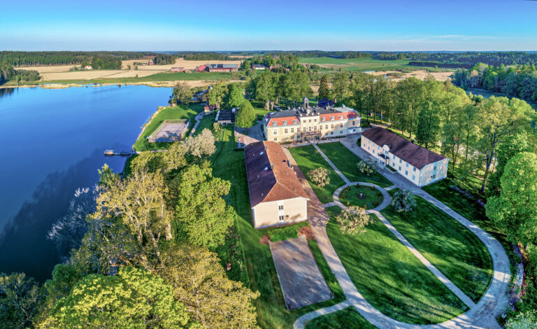 sodertuna slott morgon9 red